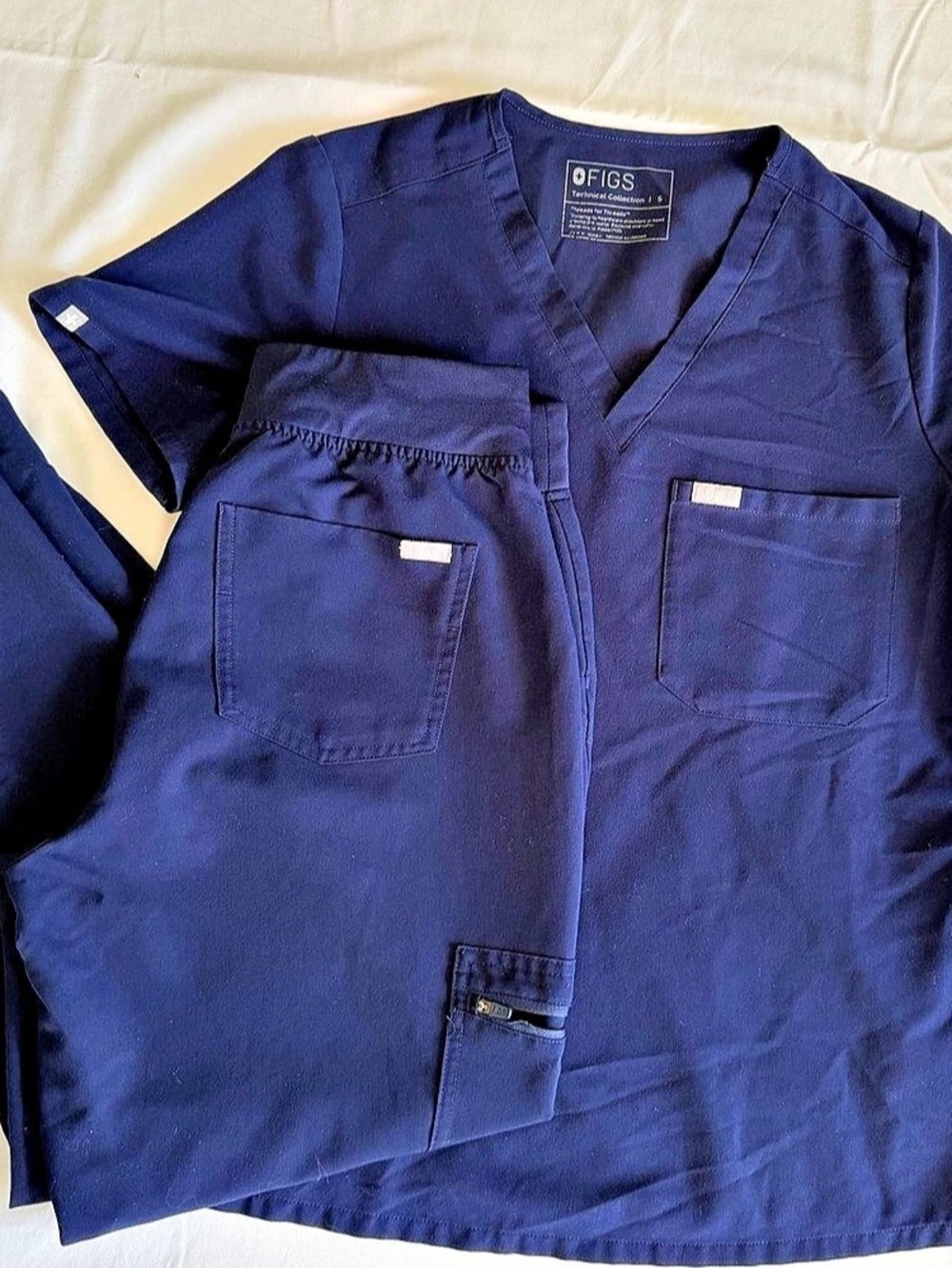 FIGS Women’s Scrubs in Navy